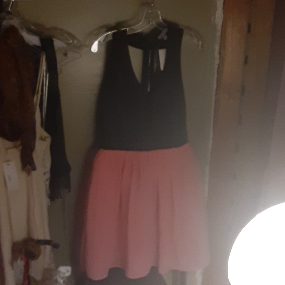 Sold Large Pink and black zipper razorback dress - Picture 9 of 9
